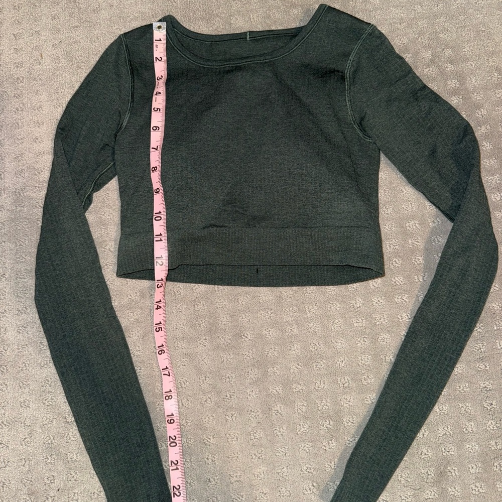 Lululemon Athletica Green Fitted Crop Top